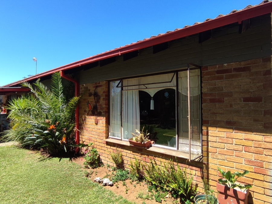 4 Bedroom Property for Sale in Pellissier Free State